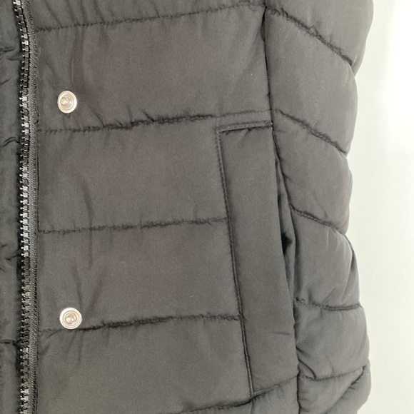 Gap puffer vest - Picture 3 of 5